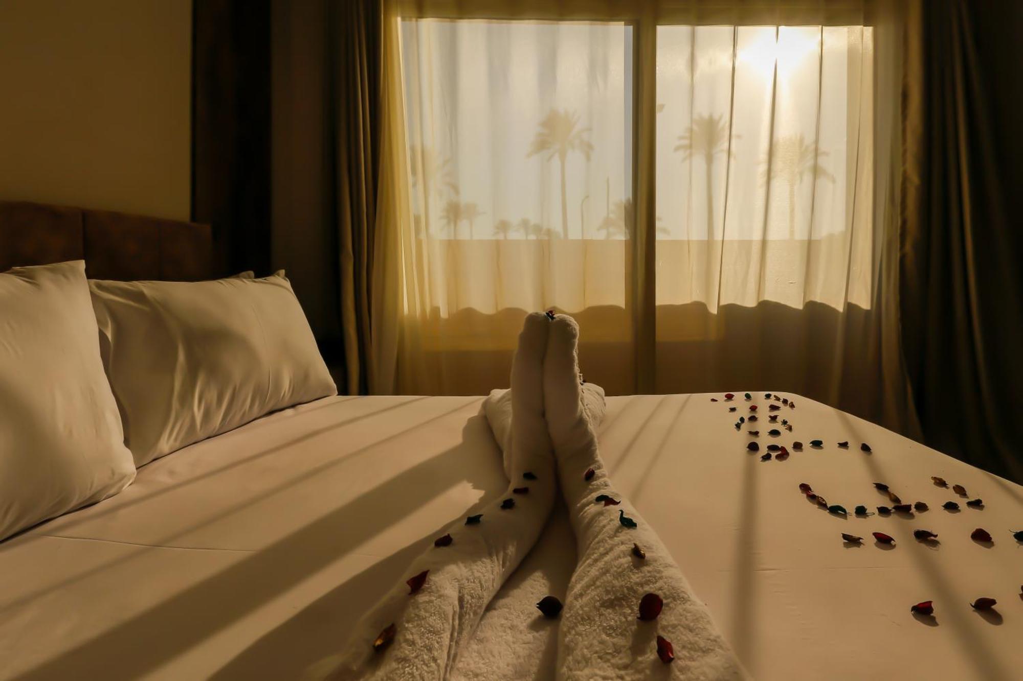 Taj Pyramids View Inn Kafrat al Jabal Exterior foto