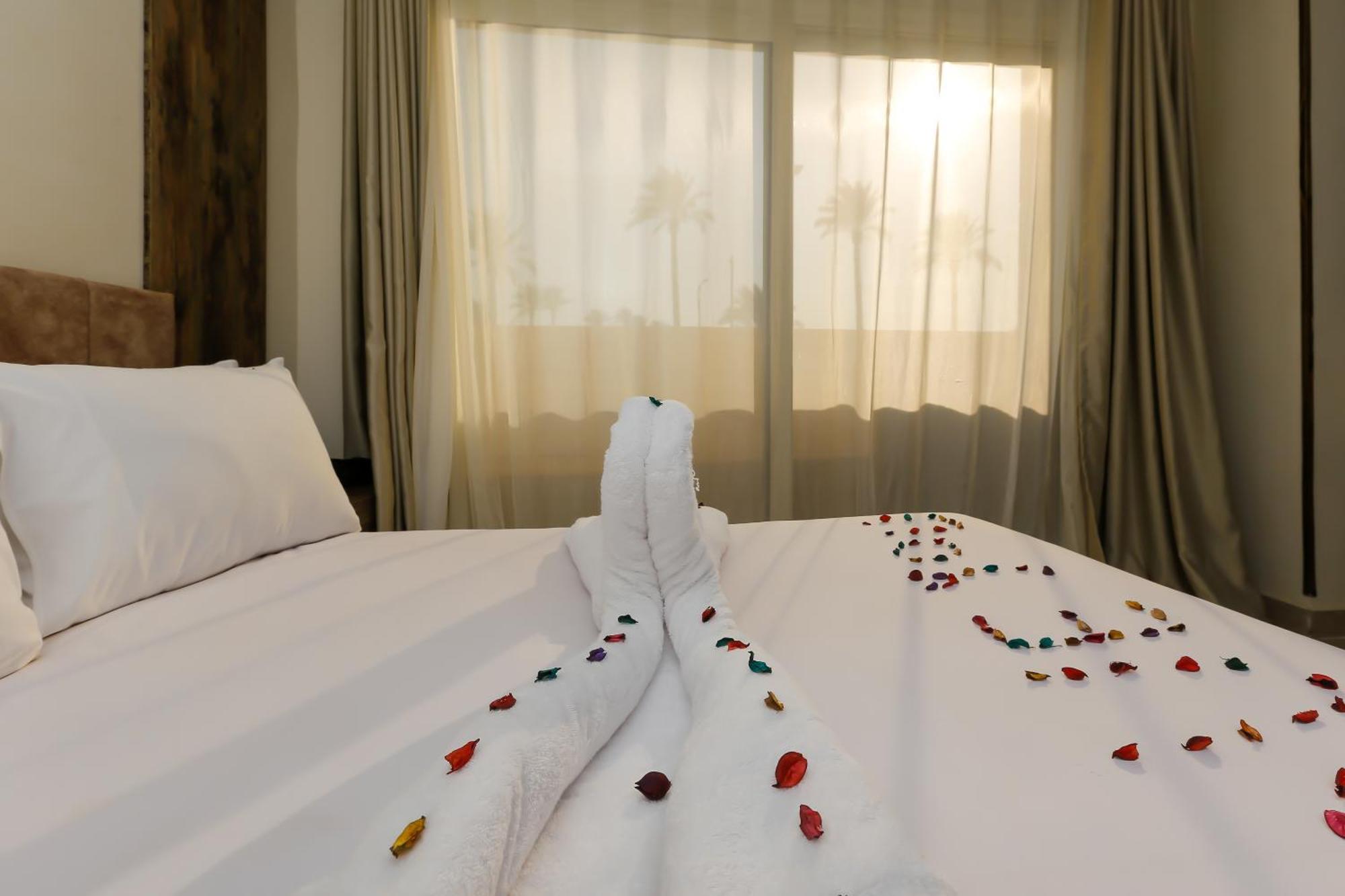 Taj Pyramids View Inn Kafrat al Jabal Exterior foto